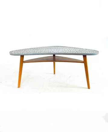 Vintage niervormige mozaieken tafel ‘60 beschikbaar voor biedingen