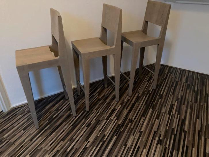 3 stuks Barstoel Toos - Studio Parade Design, Huis en Inrichting, Barkrukken, Gebruikt, 60 tot 90 cm, Hout, 1 kruk, Met voetsteun