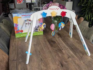 Woezel en Pip houten babygym beschikbaar voor biedingen
