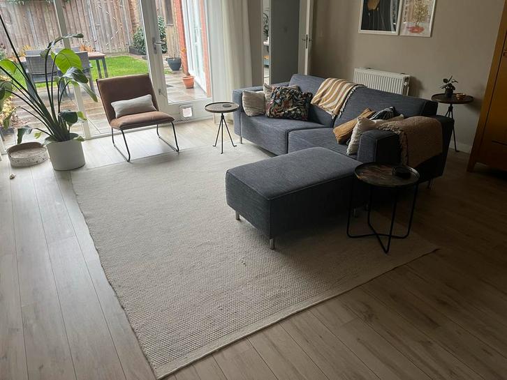 Stijlvolle woonkamer set: bank, vloerkleed & fauteuil, Huis en Inrichting, Stoffering | Tapijten en Kleden, Gebruikt, 200 cm of meer