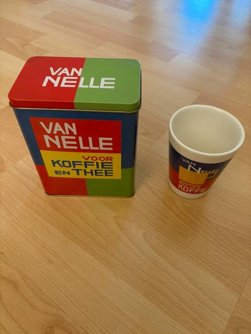 Blik en beker Van Nelle voor koffie en thee, Verzamelen, Blikken, Zo goed als nieuw, Koffie, Van Nelle, Ophalen of Verzenden