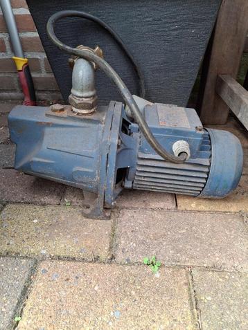 Waterpomp 220 volt.   beschikbaar voor biedingen