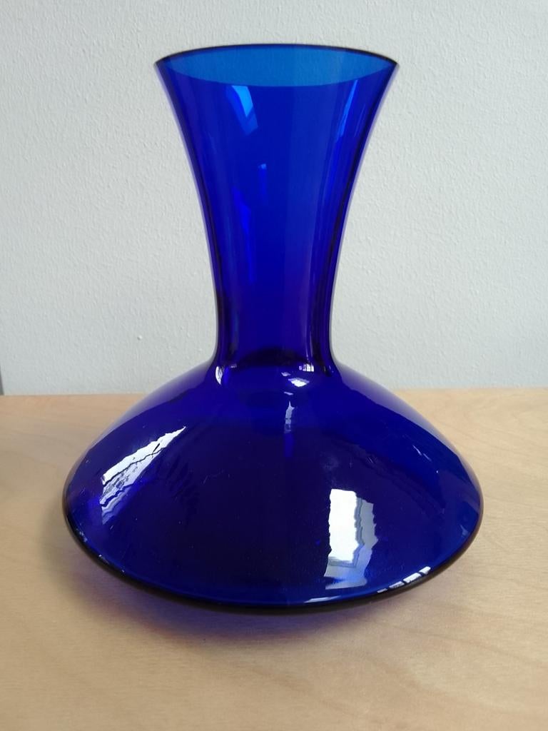 Wobbling vaas, kobalt blauw, 12 cm hoog, gaaf, Huis en Inrichting, Ophalen of Verzenden, Blauw, Glas, Minder dan 50 cm