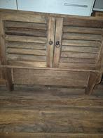 Hangkastje met houten deurtjes, Ophalen