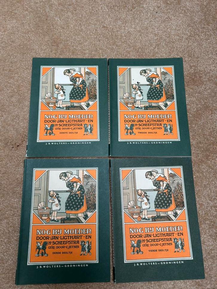 Te Koop: Jan Lighthard “Nog bij moeder “ (4 deeltjes), Antiek en Kunst, Antiek | Boeken en Bijbels, Ophalen of Verzenden