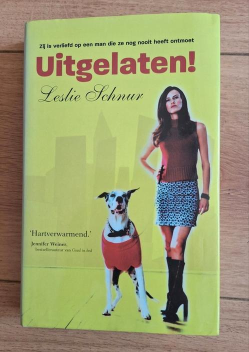 Uitgelaten - Lesloe Schnur, Boeken, Chicklit, Zo goed als nieuw, Ophalen