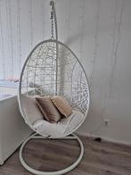 Mooie witte hangstoel, Huis en Inrichting, Stoelen, Ophalen, Wit, Zo goed als nieuw, Metaal