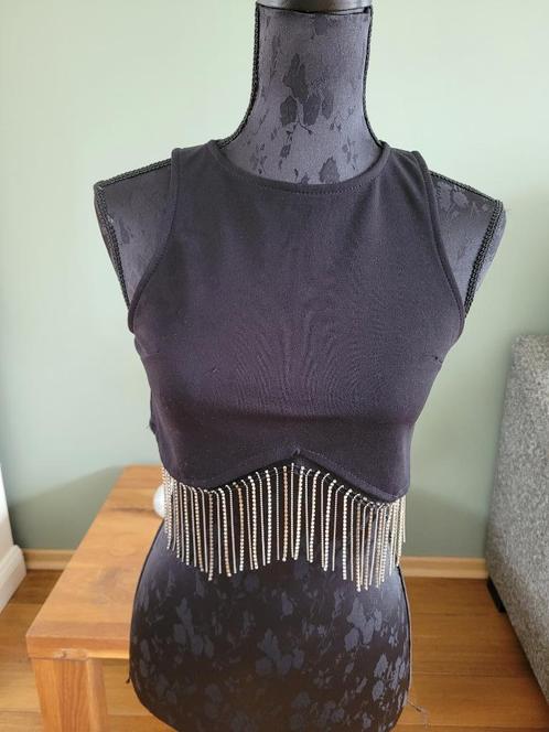 Croptop zilveren sliertjes onderaan de top maat S zgan, Kleding | Dames, Tops, Zo goed als nieuw, Maat 36 (S), Zwart, Zonder mouw