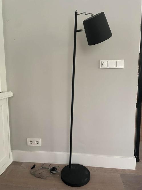 Vloerlamp Lucide zwart hoogte 150 cm, Huis en Inrichting, Lampen | Vloerlampen, Zo goed als nieuw, Metaal, Ophalen