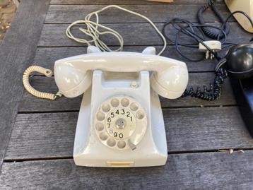 Ericsson telefoon crème beschikbaar voor biedingen