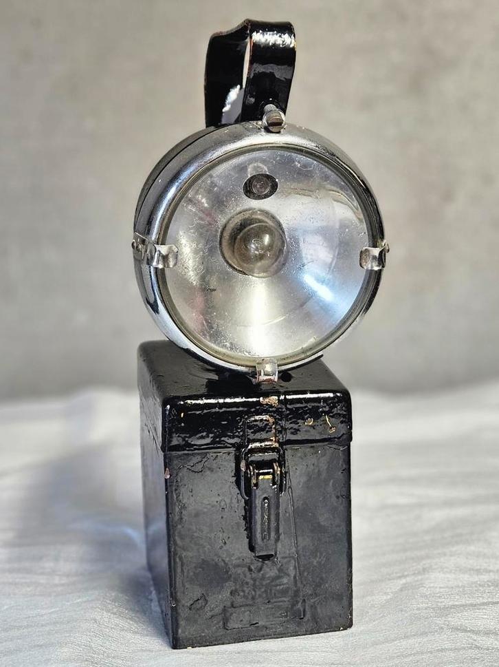 Antieke  Vintage lamp brandweer militair mijnbouw, Verzamelen, Militaria | Algemeen, Landmacht, Nederland, Ophalen of Verzenden