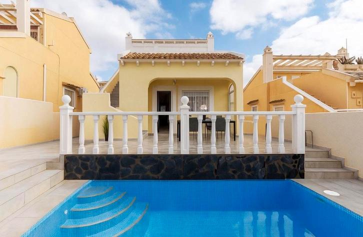 Luxe vakantiewoning te huur in Villamartin Spanje, Vakantie, Vakantiehuizen | Spanje, Costa Blanca, Landhuis of Villa, Dorp, 3 slaapkamers
