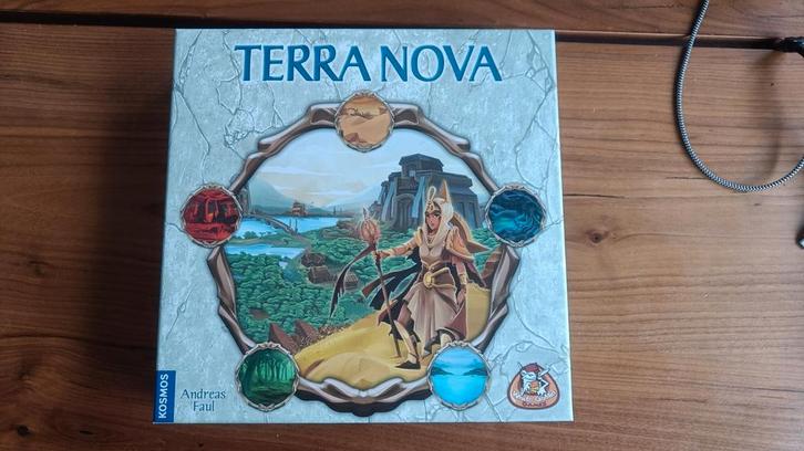 Terra Nova 2x gespeeld!, Hobby en Vrije tijd, Gezelschapsspellen | Bordspellen, Zo goed als nieuw, Een of twee spelers, Drie of vier spelers