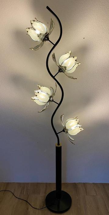 Hollywood Regency Lotus lamp beschikbaar voor biedingen