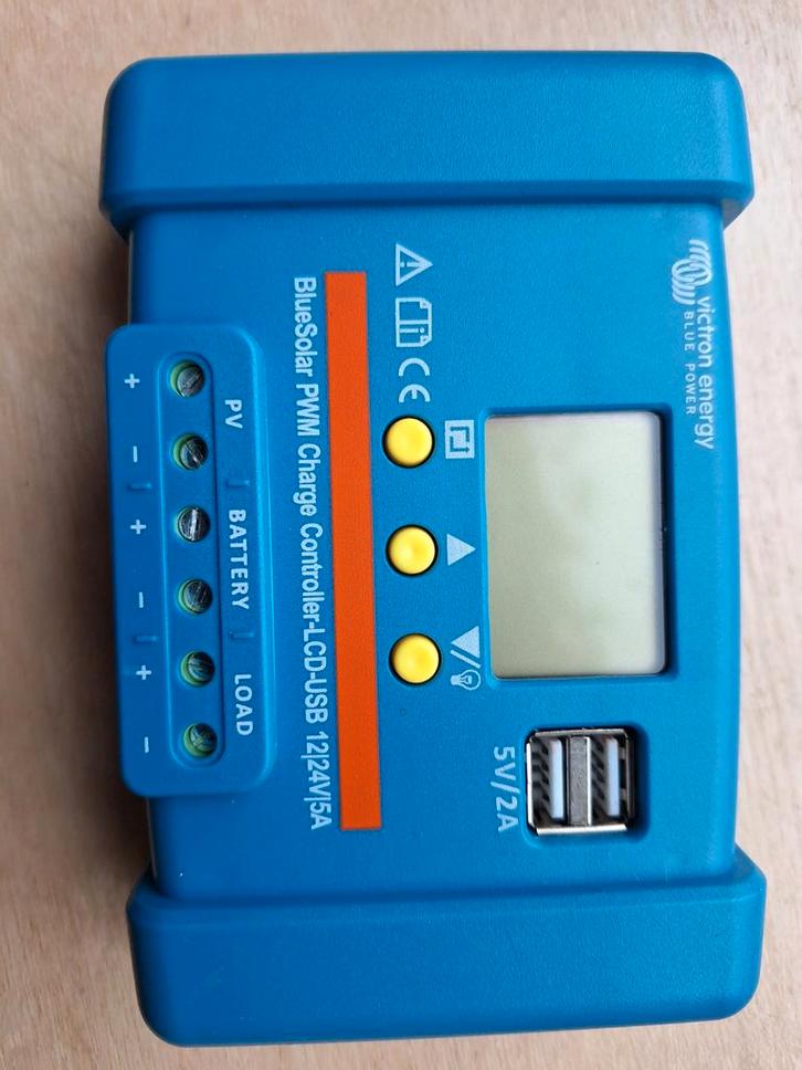 Victron BlueSolar PWM Laadregelaar 12/24V 5A, Caravans en Kamperen, Camper-accessoires, Ophalen of Verzenden