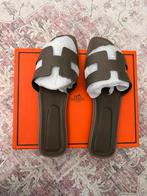 Hermes slippers maat 41, Kleding | Dames, Schoenen, Nieuw, Hermes, Grijs, Slippers