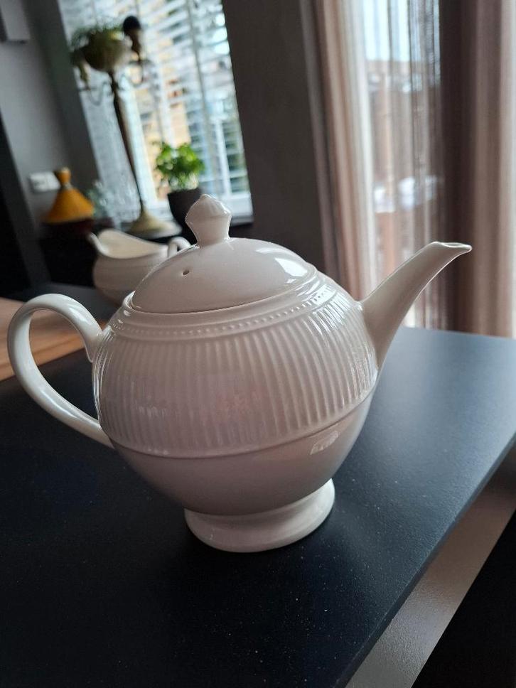 divers serviesgoed Wedgwood windsor (ongebruikt), Huis en Inrichting, Keuken | Servies, Zo goed als nieuw, Schaal of Schalen, Wedgwood