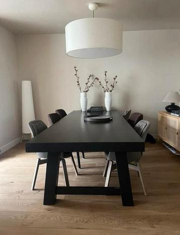 Massief Houten Eettafel Zwart beschikbaar voor biedingen