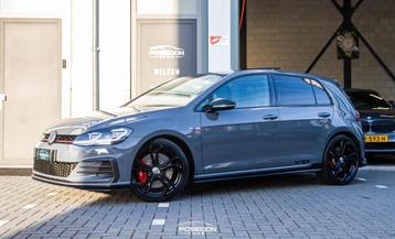 Volkswagen Golf 2.0 TSI GTI TCR PANO | AKRAPOVIC | KEYLESS | beschikbaar voor biedingen