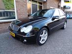 Mercedes-Benz C-klasse 180 K. Elegance Automaat / Airco / Na, Auto's, Automaat, Gebruikt, Zwart, Navigatiesysteem