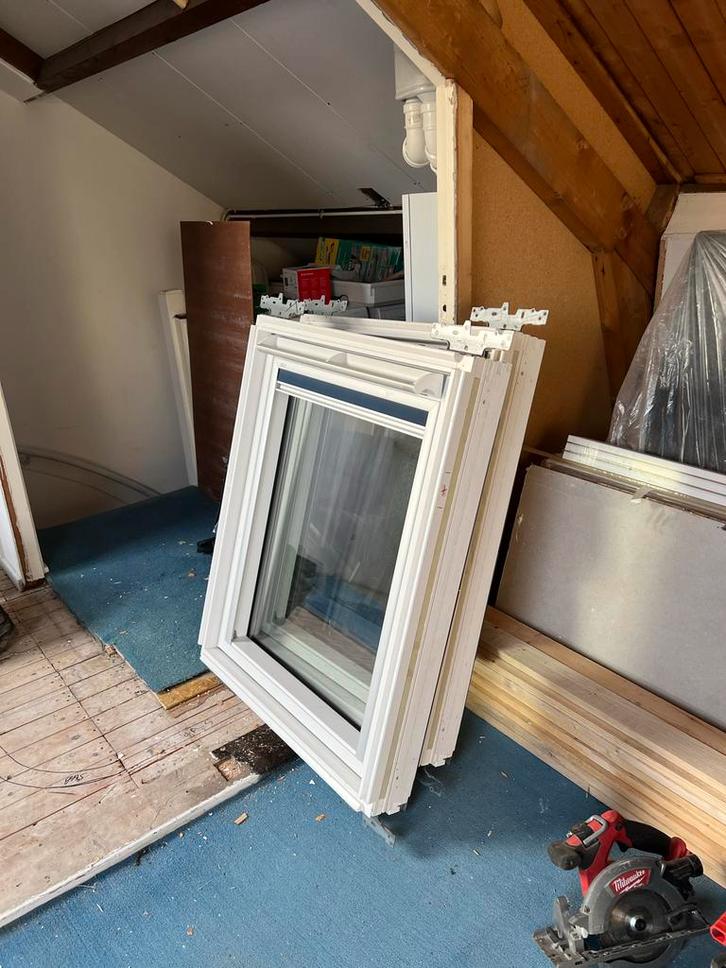 2 Velux Dakramen met Rolgordijnen, Doe-het-zelf en Verbouw, Glas en Ramen, Gebruikt, Dakraam, 80 tot 120 cm, Minder dan 80 cm