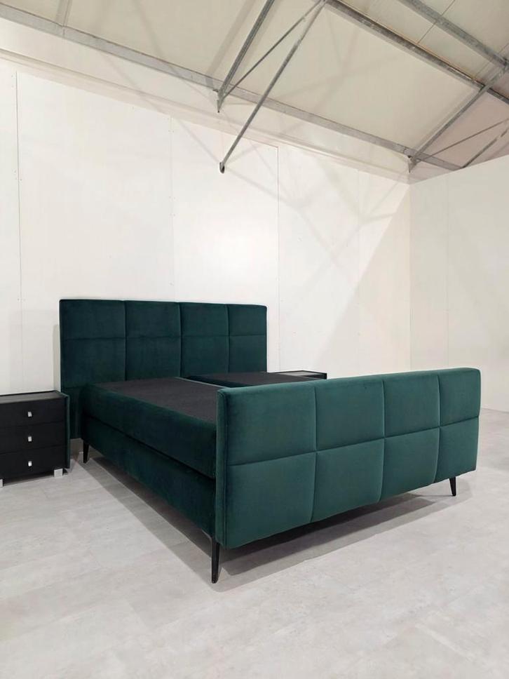 Karlsson Boxspring 160x200, Huis en Inrichting, Slaapkamer | Boxsprings, Zo goed als nieuw, 160 cm, 200 cm, Tweepersoons, Ophalen of Verzenden