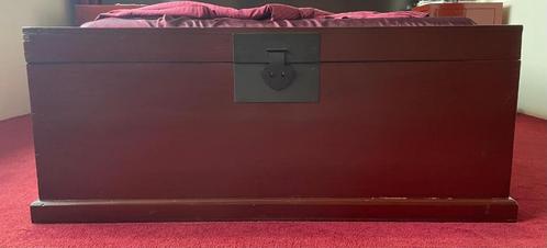 Dekenkist, kleur robijnrood, Huis en Inrichting, Woonaccessoires | Kisten, Gebruikt, Minder dan 50 cm, 50 tot 75 cm, 100 tot 150 cm