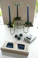 Kandelaar met kaarsen en rosetten, Huis en Inrichting, Woonaccessoires | Kandelaars en Kaarsen, Minder dan 25 cm, Kandelaar, Blauw
