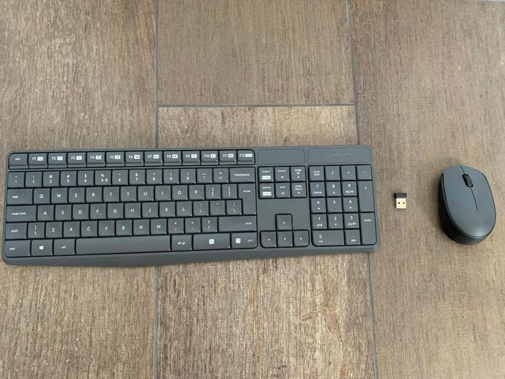 Logitech wireless keyboard K235 en muis M170 2045LZD504M8, Computers en Software, Toetsenborden, Ophalen of Verzenden