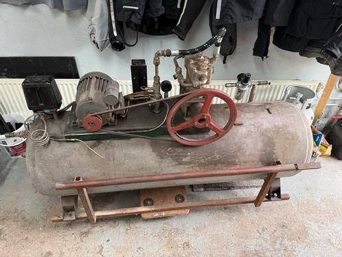 Bosch Compressor van Duitse degelijkheid 240 liter, Doe-het-zelf en Verbouw, Compressors, Gebruikt, 10 bar of meer, 100 liter of meer