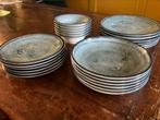 Prachtig blauw servies, Huis en Inrichting, Keuken | Servies, Ophalen, Keramiek, Zo goed als nieuw, Bord(en)