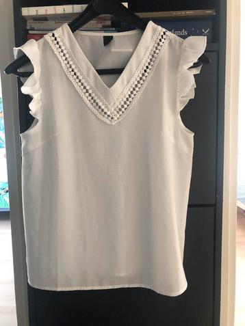 Nieuwe top, maat 38. beschikbaar voor biedingen
