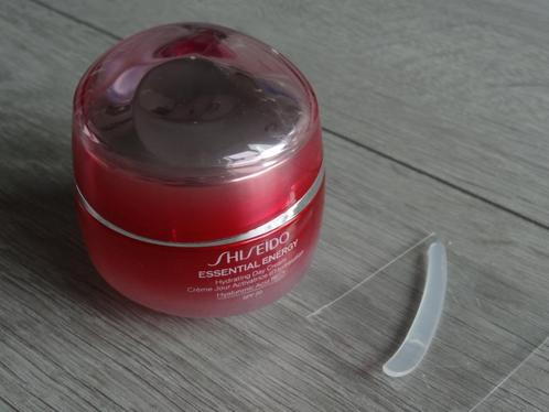 Shisheido essential Energy SPF20 50ML Verpakking LEEG >Snell, Sieraden, Tassen en Uiterlijk, Uiterlijk | Gezichtsverzorging, Gebruikt