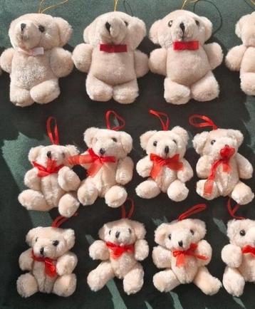 Schattige knuffelbeertjes voor in kerstboom beschikbaar voor biedingen
