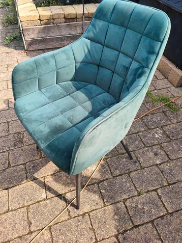 💥2x Silva design stoelen met brandschade (3 mnd oud) beschikbaar voor biedingen