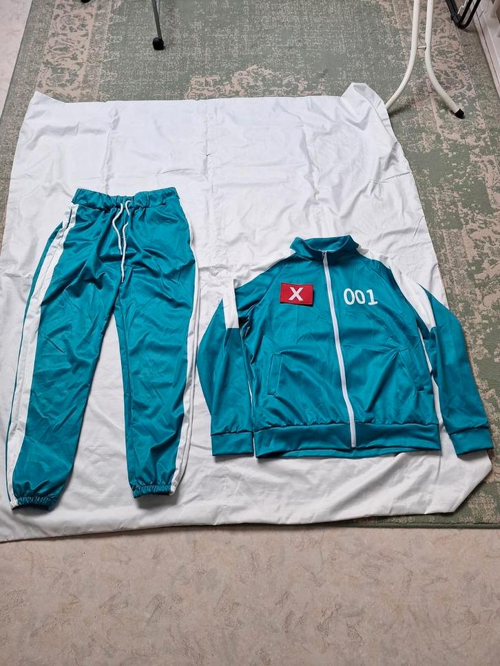 Squid Game Pak - Maat L (valt als M), Kleding | Dames, Carnavalskleding en Feestkleding, Zo goed als nieuw, Carnaval, Maat 38/40 (M)