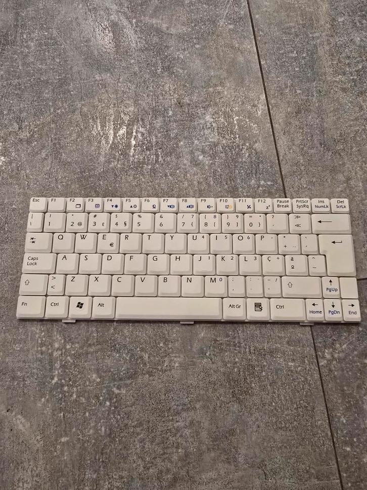 toetsenbord qwerty MSI U100 U110 Akoya E1210 V022322AK1, Computers en Software, Toetsenborden, Zo goed als nieuw, Qwerty, Bedraad