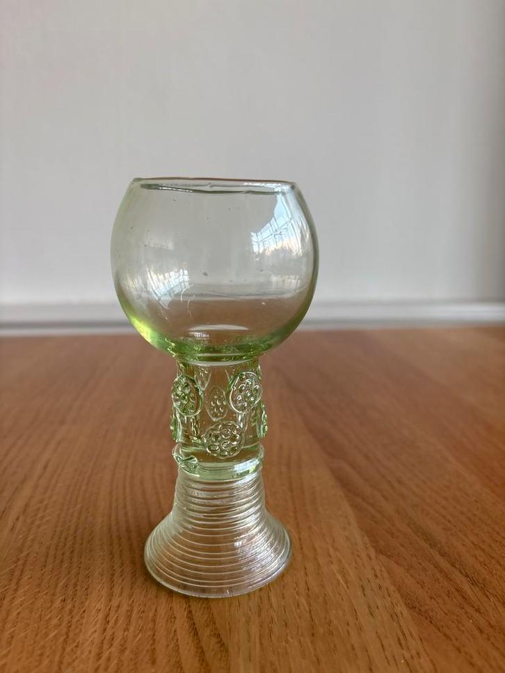 Groen glaasje met markering 'bon 14', Antiek en Kunst, Antiek | Glas en Kristal, Ophalen of Verzenden