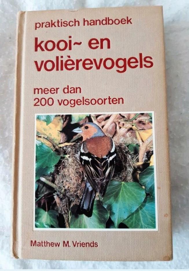 Praktisch handboek Kooi- en volierevogels,Matthew M. Vriends, Boeken, Dieren en Huisdieren, Vogels, Ophalen of Verzenden