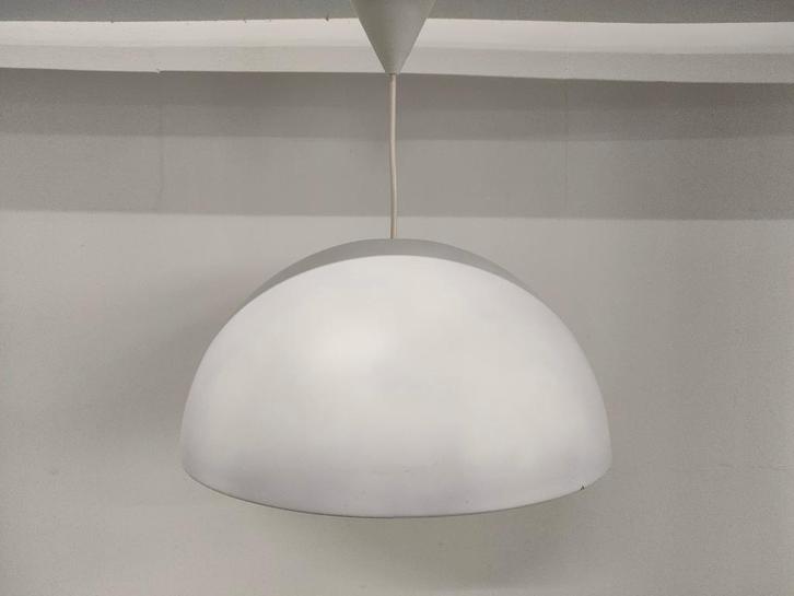 Ikea Brasa Lamp met rood/roze rand (Outlet De Overkant), Huis en Inrichting, Lampen | Hanglampen, Gebruikt, Minder dan 50 cm, Kunststof