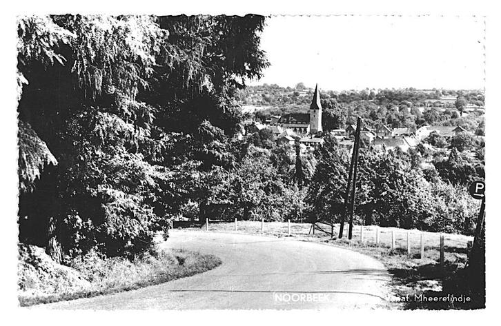 975552 Noorbeek Limburg 1973 panorama v  Mheerelinde Gelopen, Verzamelen, Ansichtkaarten | Nederland, Gelopen, Limburg, 1960 tot 1980