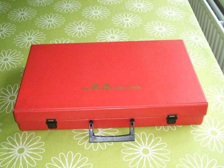 Gevulde ministeck koffer. Met gaaf handvat en slotjes, Hobby en Vrije tijd, Ministeck, Gebruikt, Accessoires, Ophalen of Verzenden