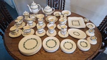 Compleet Wedgwood Stratford Servies beschikbaar voor biedingen