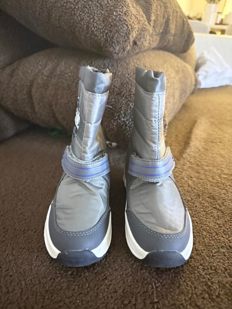 Snowboots maat 28, Kinderen en Baby's, Kinderkleding | Schoenen en Sokken, Jongen of Meisje, Nieuw, Ophalen of Verzenden, Laarzen