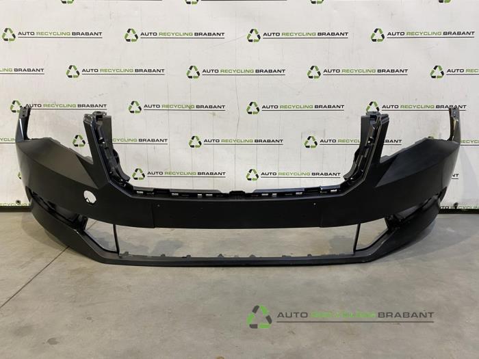 Voorbumper van een Skoda Superb, Gebruikt, -, -, Ophalen of Verzenden