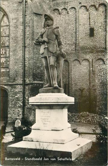 (387-193-009) Barneveld Standbeeld Jan v Schaffelaar beschikbaar voor biedingen