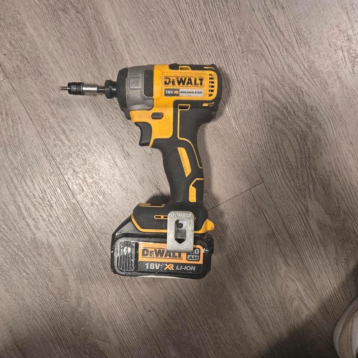 Dewalt Schroefmachine - Zo goed als nieuw!, Doe-het-zelf en Verbouw, Gereedschap | Boormachines, Zo goed als nieuw, Boor- en Schroefmachine