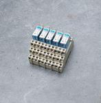 6 Finder relais 24VDC 2 x wissel 230V 8A met Omron voet, Hobby en Vrije tijd, Elektronica-componenten, Ophalen of Verzenden, Zo goed als nieuw