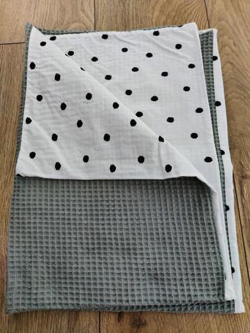 Dekentje wieg / kinderwagen beschikbaar voor biedingen