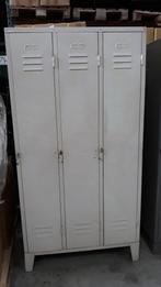 Vintage Locker/ kleding kasten, Huis en Inrichting, Ophalen, Gebruikt, Metaal